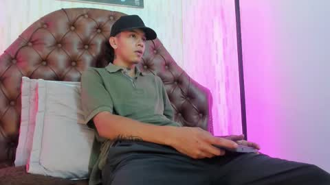 Snapshot of noah_blake0 chatting on October 2025 02:18:01 AM Noah Blake online show from October 2025 02:18:01 AM