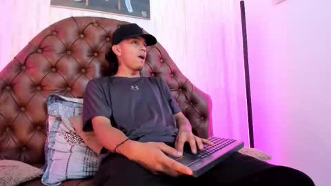 Snapshot of noah_blake0 chatting on October 2025 02:23:02 AM Noah Blake online show from October 2025 02:23:02 AM