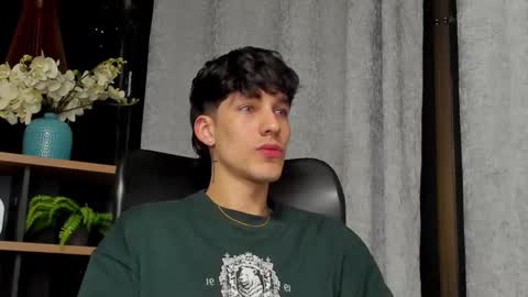 Snapshot of noah_brigth chatting on February 2025 02:09:02 AM Noah Brigth online show from February 2025 02:09:02 AM