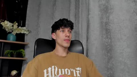 Snapshot of noah_brigth chatting on February 2025 03:28:01 AM Noah Brigth online show from February 2025 03:28:01 AM