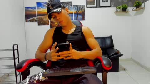 noah_flynn1 online show from September 2025 04:03:01 AM