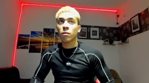 noah_flynn1 online show from October 2025 05:38:02 AM