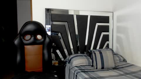 Noah Harris01 online show from September 2025 09:53:02 AM