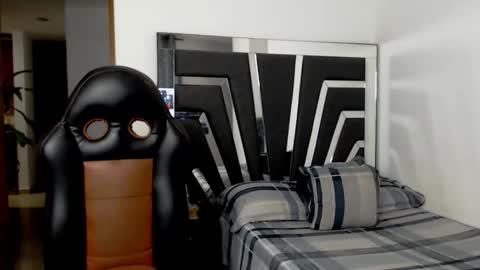 Noah Harris01 online show from September 2025 10:16:02 AM