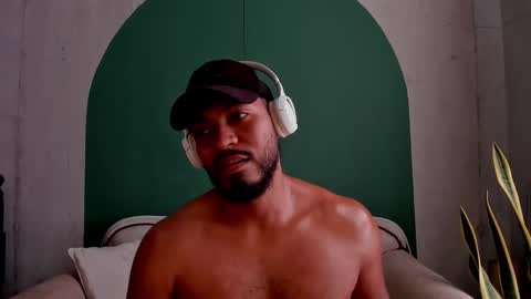 Noah online show from September 2025 08:00:02 PM