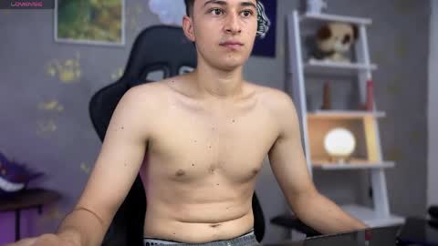 Snapshot of noah_magno chatting on March 2026 12:33:11 PM noah online show from March 2026 12:33:11 PM