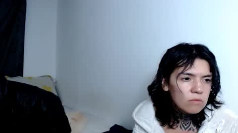 noah hehim    online show from February 2025 11:14:02 PM