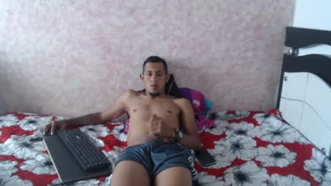 Snapshot of noah_roberts_ chatting on January 2025 10:02:01 PM Noah online show from January 2025 10:02:01 PM