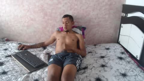 Snapshot of noah_roberts_ chatting on January 2025 06:19:01 PM Noah online show from January 2025 06:19:01 PM