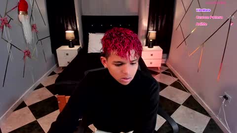 noah_smith04 online show from December 2024 11:33:01 AM