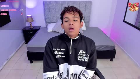 noah_smith04 online show from January 2025 12:09:01 PM