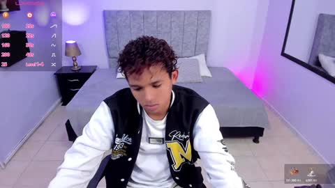 noah_smith04 online show from January 2025 11:54:01 AM