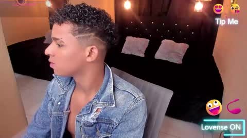 noah_smith04 online show from March 2025 09:25:02 PM