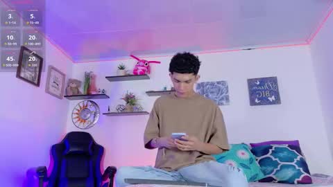 Snapshot of noah_tyler_ chatting on October 2025 07:43:01 PM noah tyler online show from October 2025 07:43:01 PM