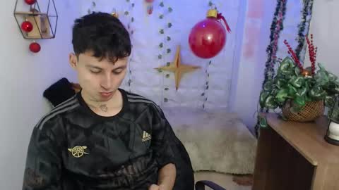 Snapshot of noah_vera chatting on December 2025 03:45:02 AM Noah online show from December 2025 03:45:02 AM