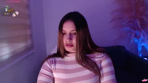 noah_white3 online show from October 2025 04:40:01 PM