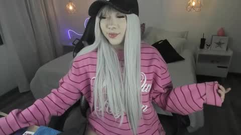 Snapshot of noahcryptic chatting on February 2026 05:59:02 AM Noah online show from February 2026 05:59:02 AM