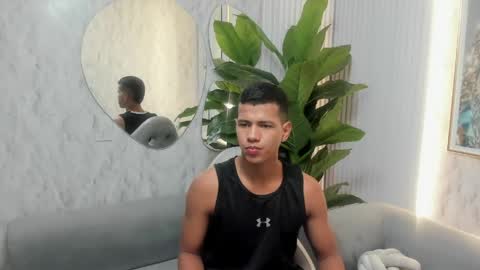 Snapshot of noahdark_ chatting on April 2026 01:27:01 AM NOAH online show from April 2026 01:27:01 AM