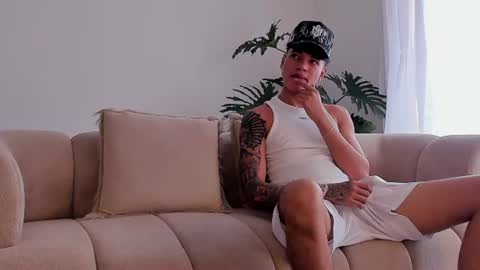 noahdaviss online show from July 2026 09:24:01 PM