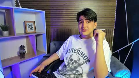 Snapshot of noahwolff_1 chatting on February 2026 06:01:02 AM Noah Wolf online show from February 2026 06:01:02 AM