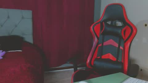 Snapshot of noamartin_ chatting on October 2025 12:08:02 AM Noamartin online show from October 2025 12:08:02 AM