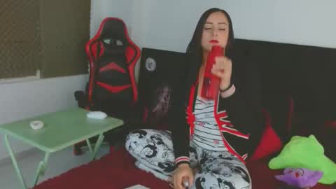 Noamartin online show from May 2026 02:40:01 AM