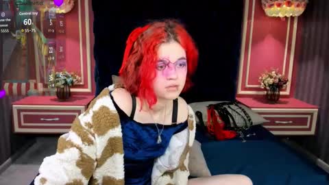 Snapshot of noellegothicshadow chatting on November 2025 11:30:01 PM Elly online show from November 2025 11:30:01 PM