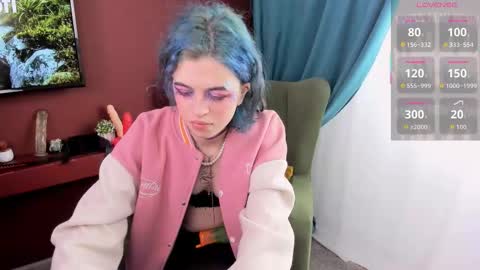 Snapshot of noellegothicshadow chatting on January 2026 06:06:02 AM Elly online show from January 2026 06:06:02 AM