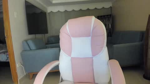  In instagram dayhannanoemi online show from November 2025 12:22:01 AM