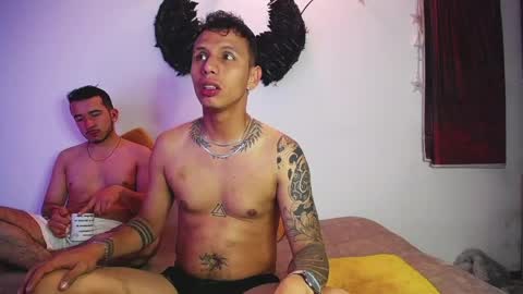 noha_and_iam1 online show from April 2026 12:32:01 PM