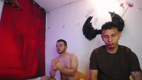 noha_and_iam1 online show from May 2026 11:39:02 AM