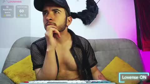 noha_and_iam1 online show from July 2026 03:52:02 PM