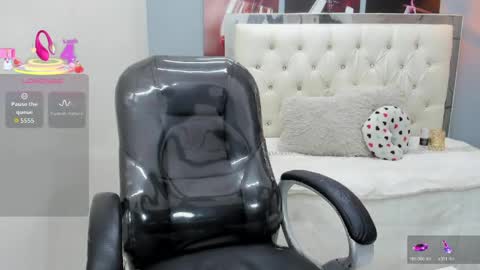 Noha Scott online show from May 2026 10:37:01 PM