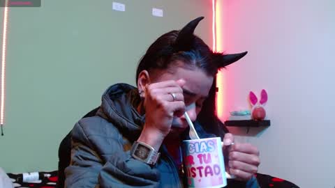 Noha Thomson online show from February 2025 12:57:02 PM