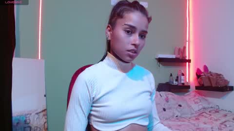 Noha Thomson online show from February 2025 11:20:02 PM