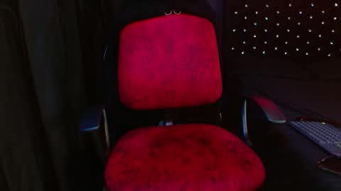 Noha Thomson online show from November 2025 05:18:02 AM