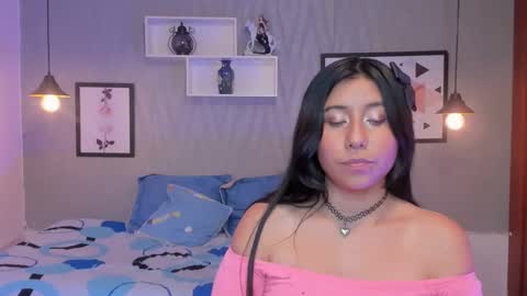 Snapshot of nohemi_louse chatting on February 2025 10:42:01 PM Nohemi online show from February 2025 10:42:01 PM