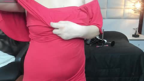 Snapshot of nohemi_louse chatting on September 2025 07:50:02 PM Nohemi online show from September 2025 07:50:02 PM