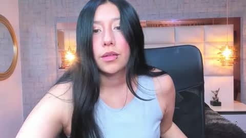 Snapshot of nohemi_louse chatting on November 2025 07:13:02 PM Nohemi online show from November 2025 07:13:02 PM