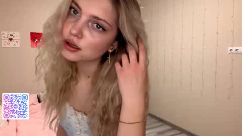 Snapshot of nohemifranzi chatting on February 2026 05:11:01 PM Bella online show from February 2026 05:11:01 PM