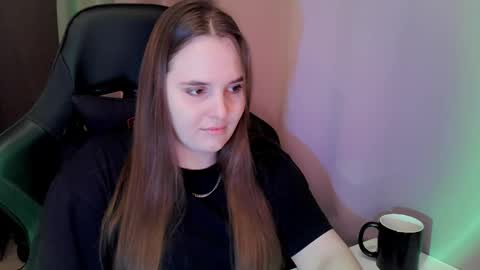 noir_ember_ online show from December 2025 12:42:02 PM