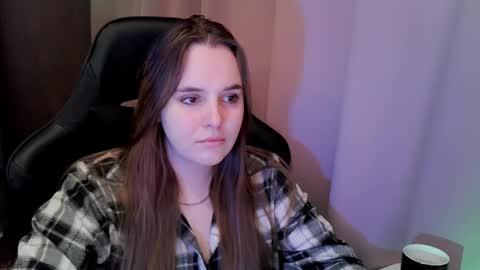 noir_ember_ online show from December 2025 10:20:02 AM