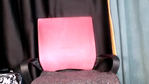 Snapshot of noircandy chatting on January 2025 07:04:02 AM Noir Thats My Name Call Me Bablicious online show from January 2025 07:04:02 AM