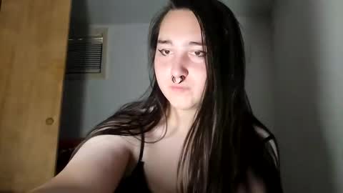 Snapshot of nonbinarybeauty20 chatting on November 2025 05:44:01 PM nonbinarybeauty20 online show from November 2025 05:44:01 PM