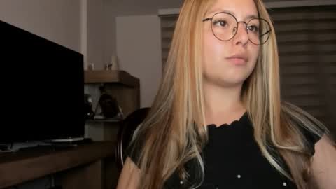 Ara online show from October 2025 08:59:01 AM