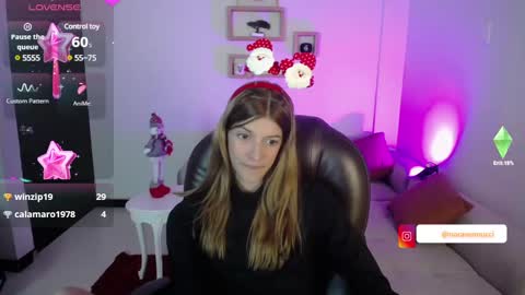 Snapshot of nora_vennucci chatting on December 2024 08:21:02 PM Nora online show from December 2024 08:21:02 PM