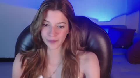 Snapshot of nora_vennucci chatting on December 2024 10:23:02 PM Nora online show from December 2024 10:23:02 PM