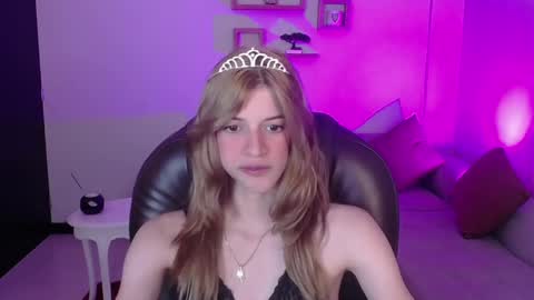 Snapshot of nora_vennucci chatting on January 2025 07:28:02 PM Nora online show from January 2025 07:28:02 PM