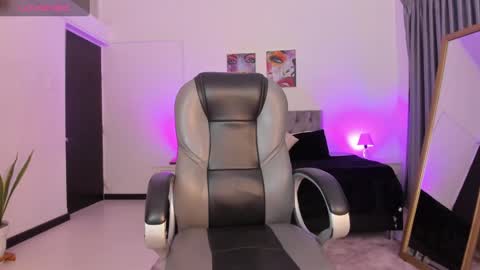 Snapshot of nora_vennucci chatting on March 2025 07:25:01 PM Nora online show from March 2025 07:25:01 PM