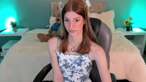 Snapshot of nora_vennucci chatting on October 2025 07:33:01 PM Nora online show from October 2025 07:33:01 PM